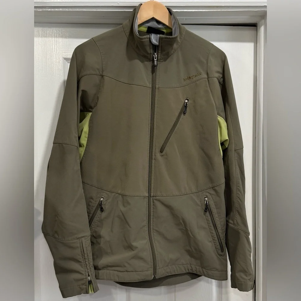 Patagonia Men's Khaki Performance Jacket